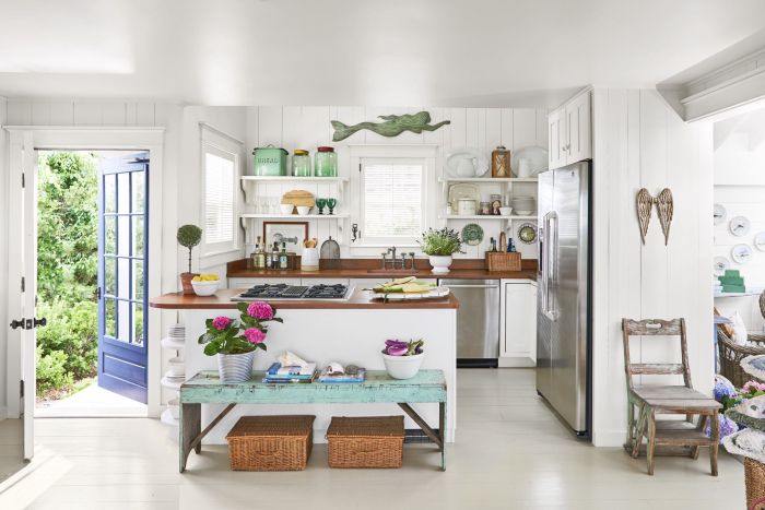 Beach themed kitchen decor