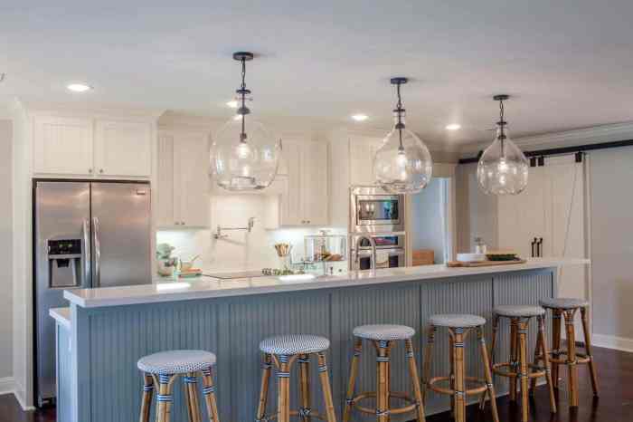 Coastal kitchen counter decor