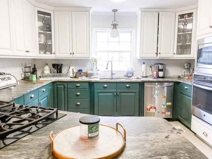 Minimalist kitchen counter decor