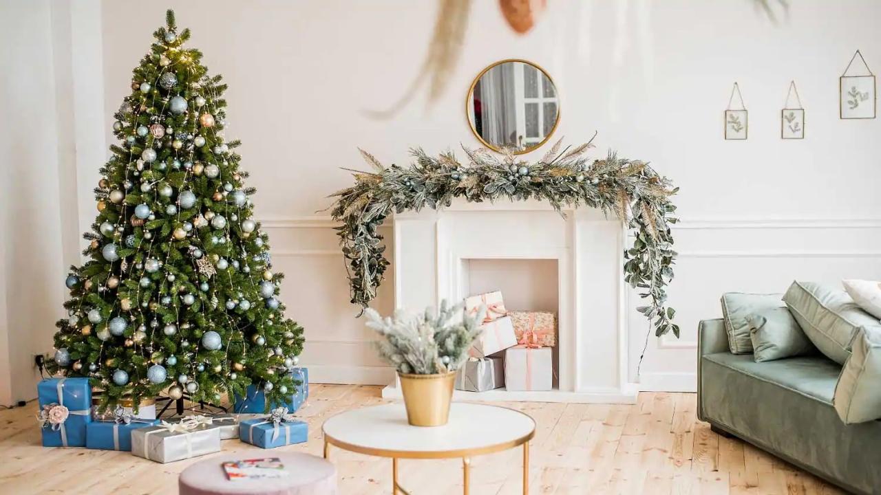 Christmas decor for small living room