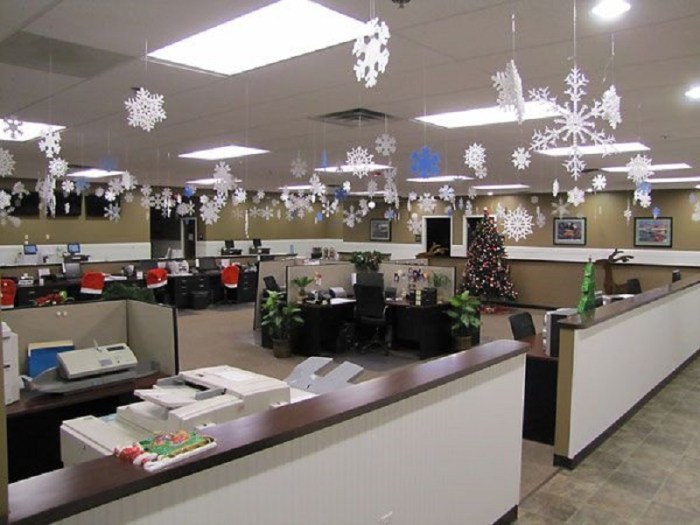 Christmas decor ideas in the office