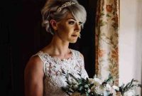 Wedding dress short hair