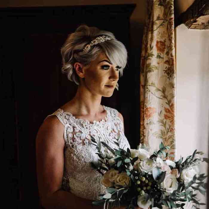 Wedding dress short hair